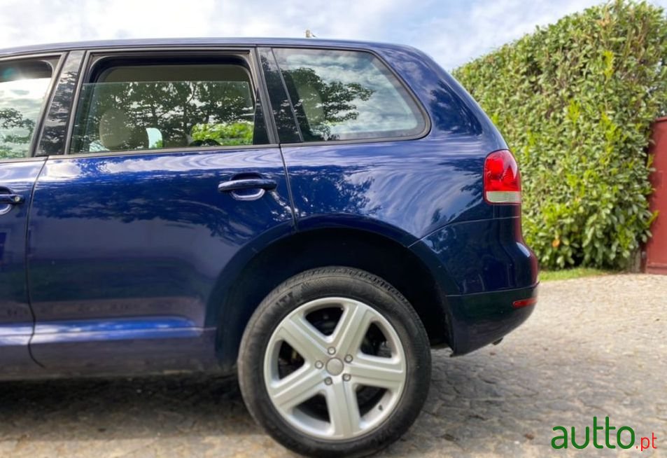 2003' Volkswagen Touareg photo #3