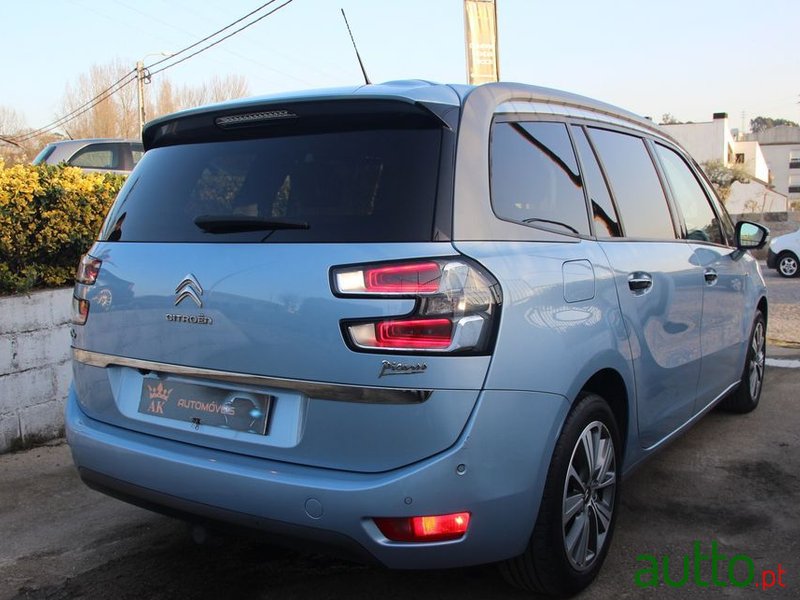 2014' Citroen C4 Grand Picasso photo #4