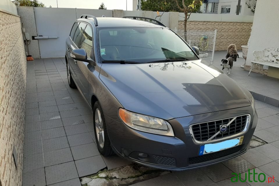 2008' Volvo V70 photo #2