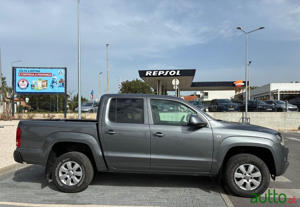 2011' Volkswagen Amarok photo #4