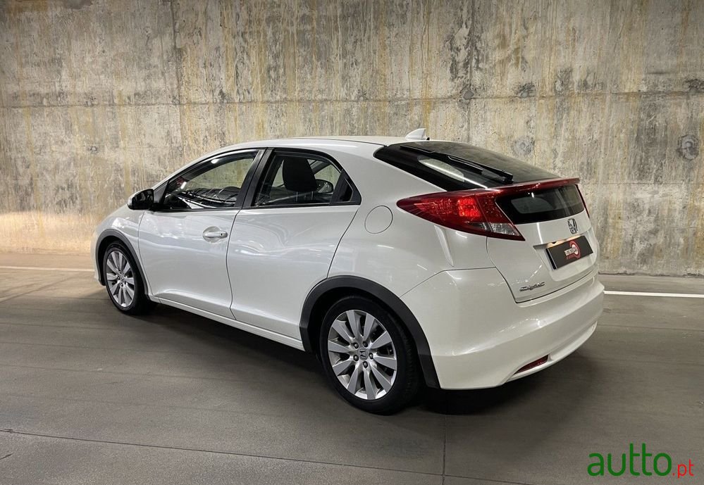 2013' Honda Civic 1.6 I-Dtec Sport photo #3