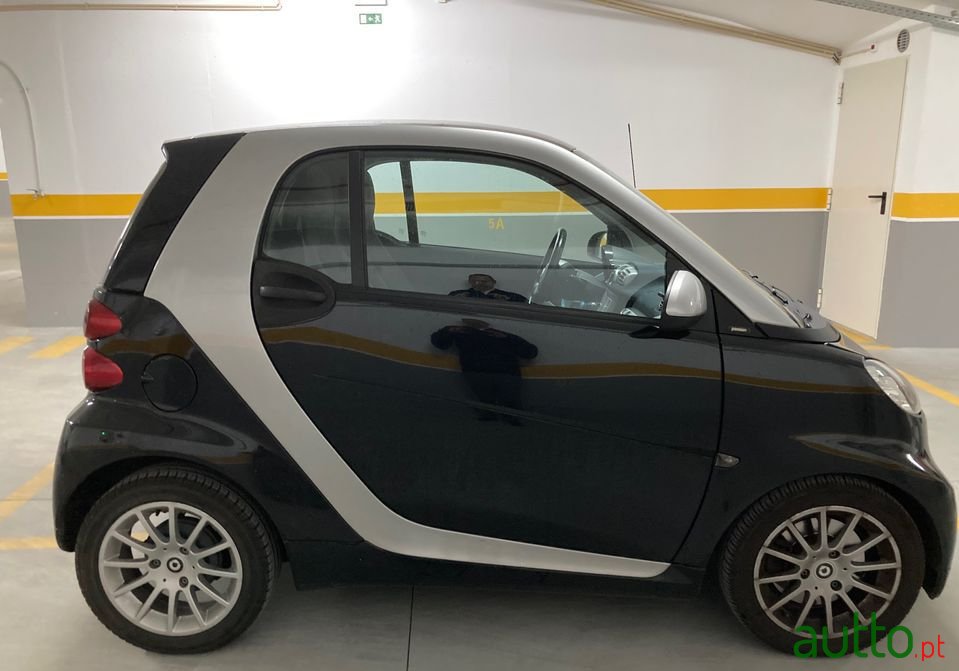 2011' Smart Fortwo photo #2