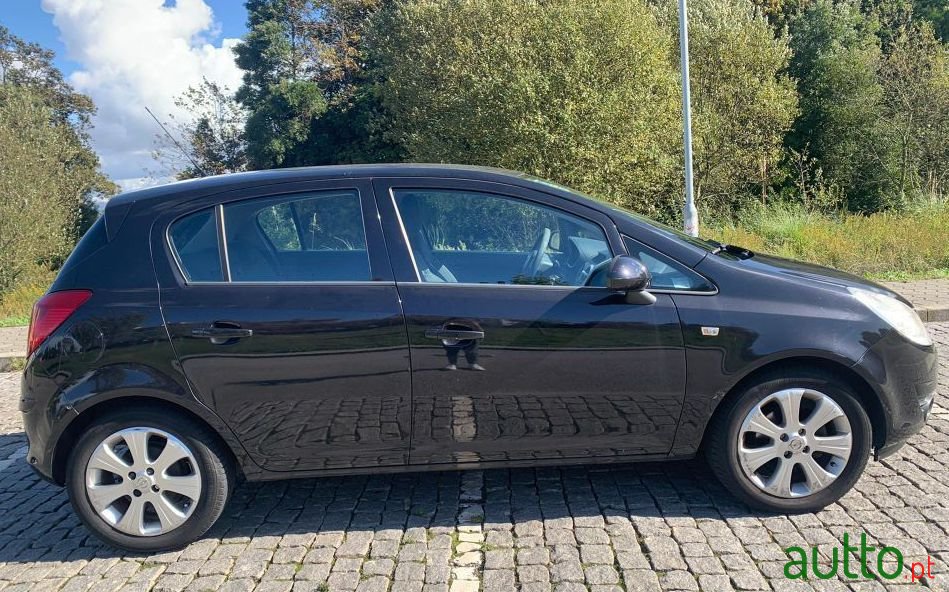 2008' Opel Corsa photo #4