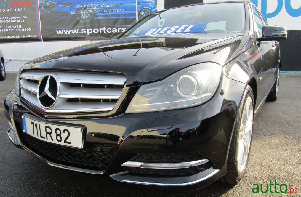 2011' Mercedes-Benz C-180 photo #3