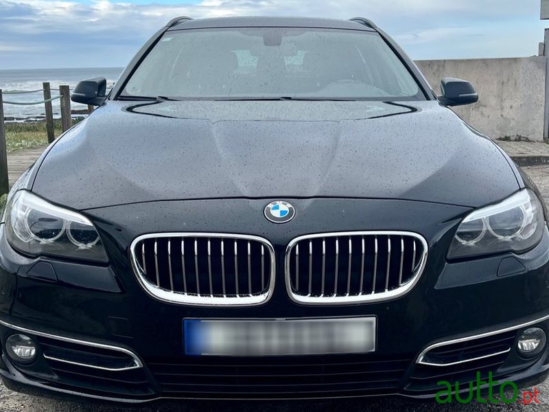 2015' BMW 520 photo #2