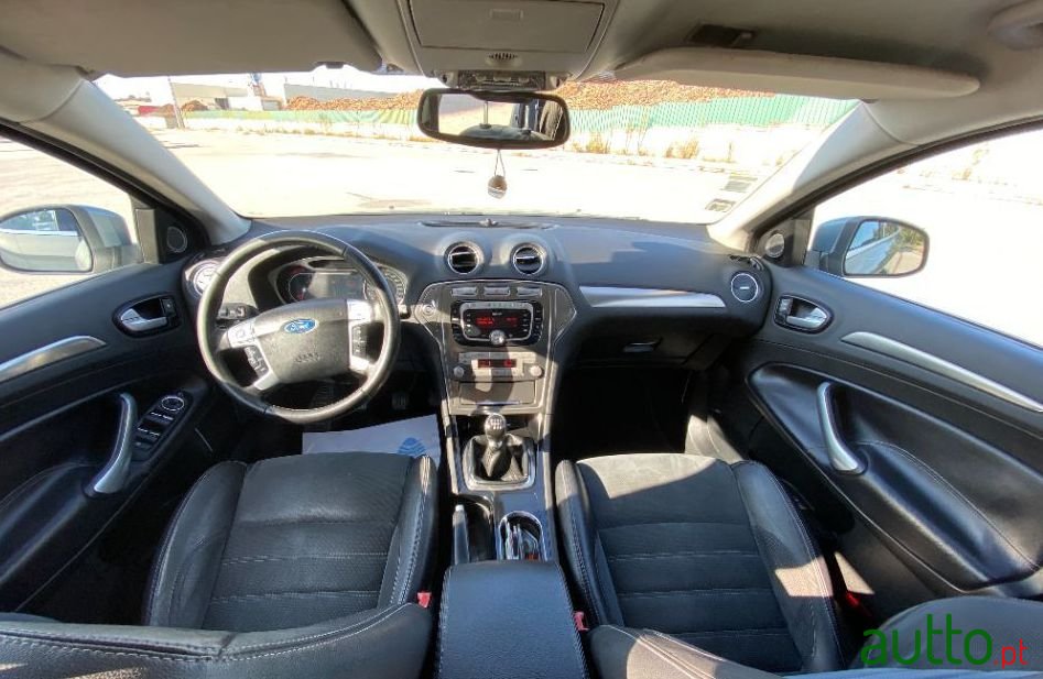 2008' Ford Mondeo Sw photo #2