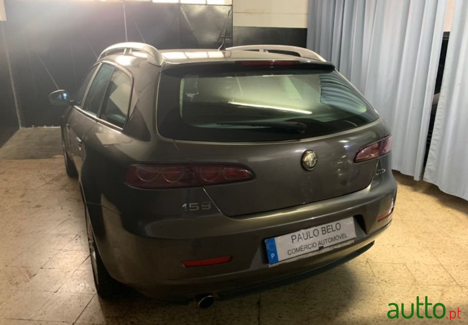 2010' Alfa Romeo 159 Sportwagon photo #4