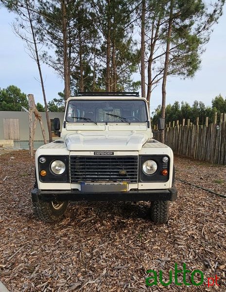 2001' Land Rover Defender photo #4