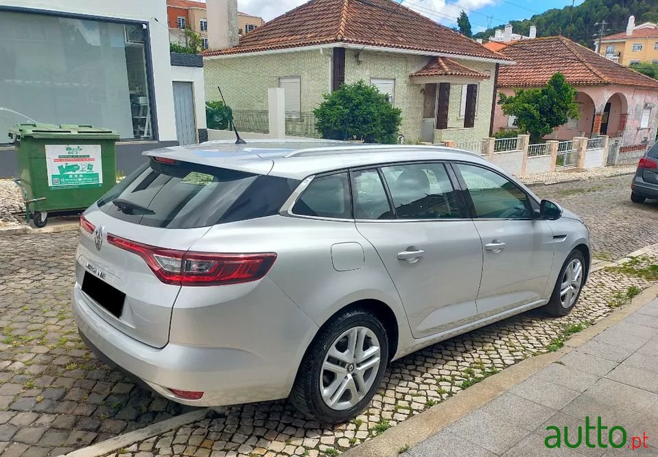 2017' Renault Megane Sport Tourer photo #3