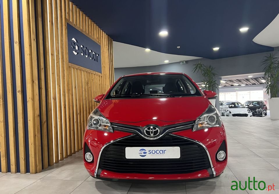 2017' Toyota Yaris photo #3