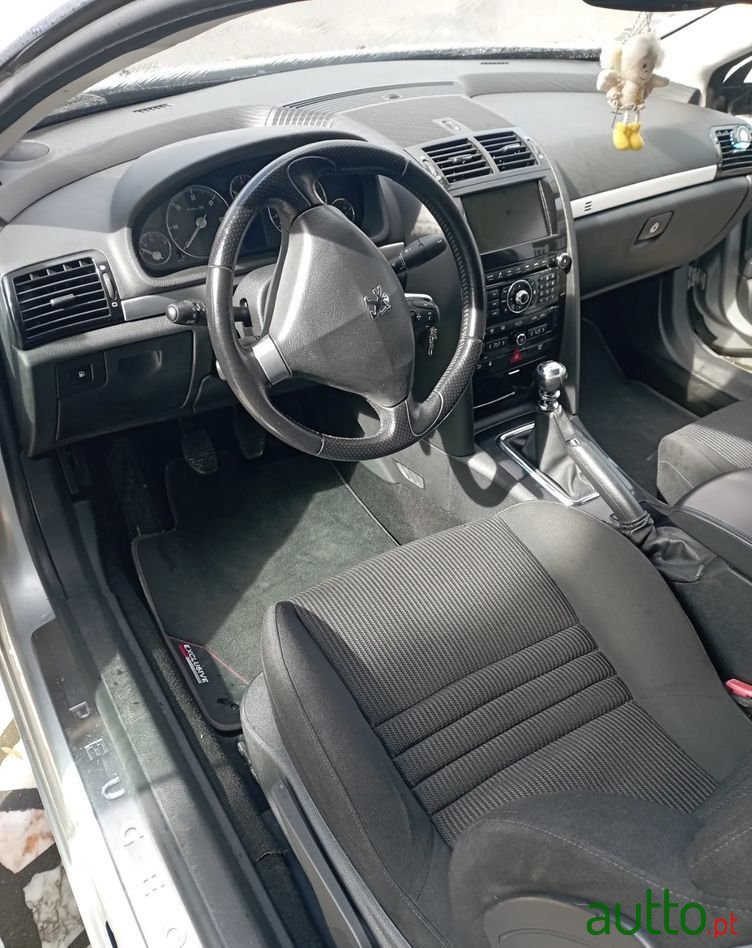 2008' Peugeot 407 Coupé photo #5