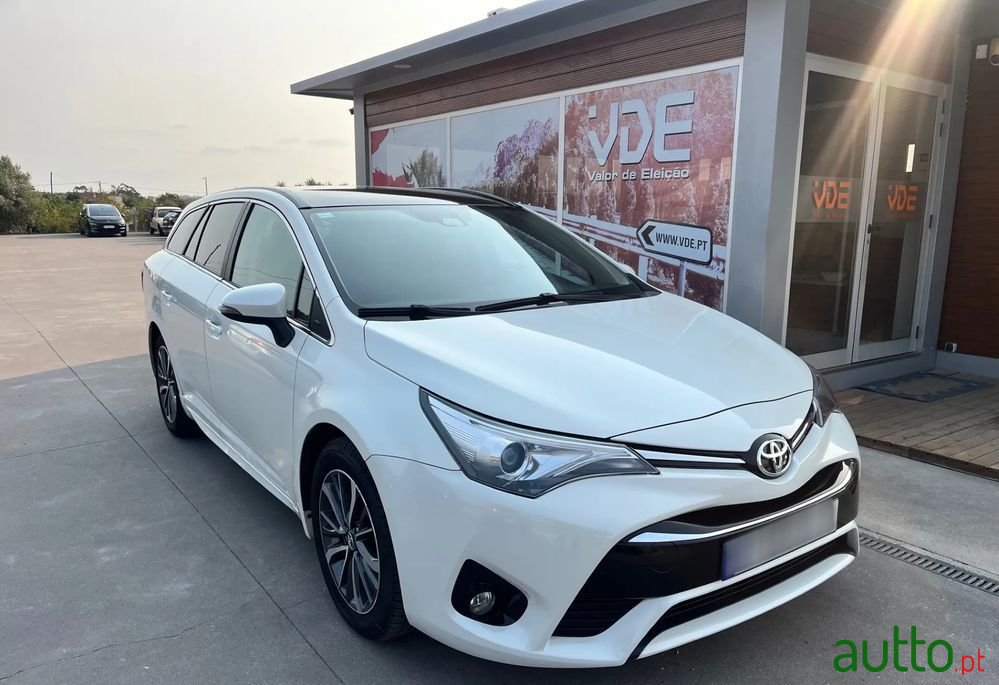 2016' Toyota Avensis Touring Sports photo #1