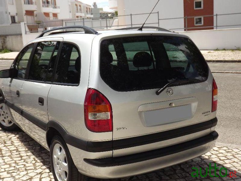 2001' Opel Zafira photo #1