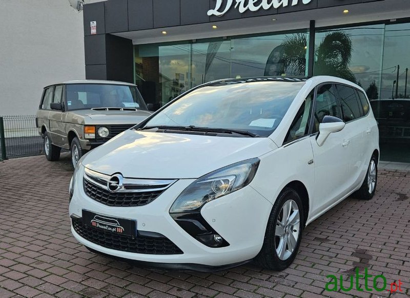 2015' Opel Zafira photo #4