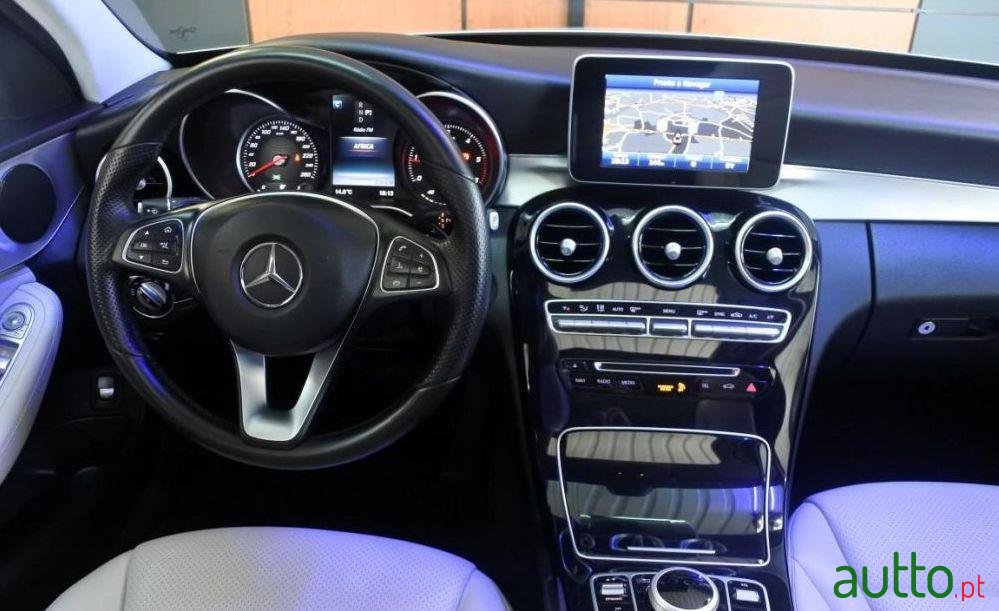 2015' Mercedes-Benz C-200 photo #2