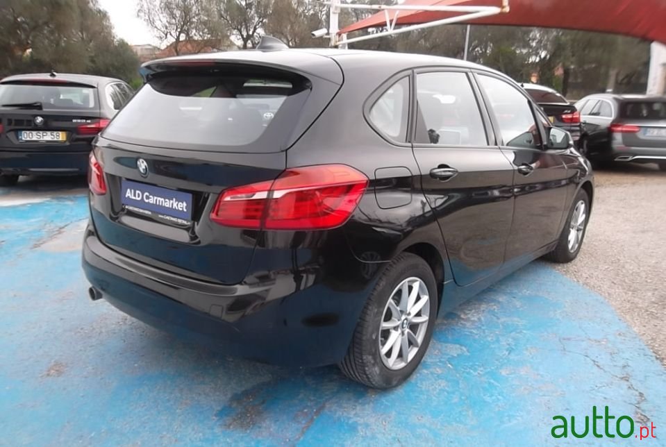 2017' BMW 216 Active Tourer photo #4