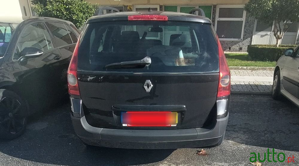 2004' Renault Megane Break photo #1