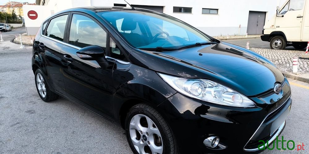 2010' Ford Fiesta 1.25 Titanium photo #1