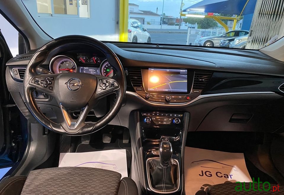 2016' Opel Astra photo #6