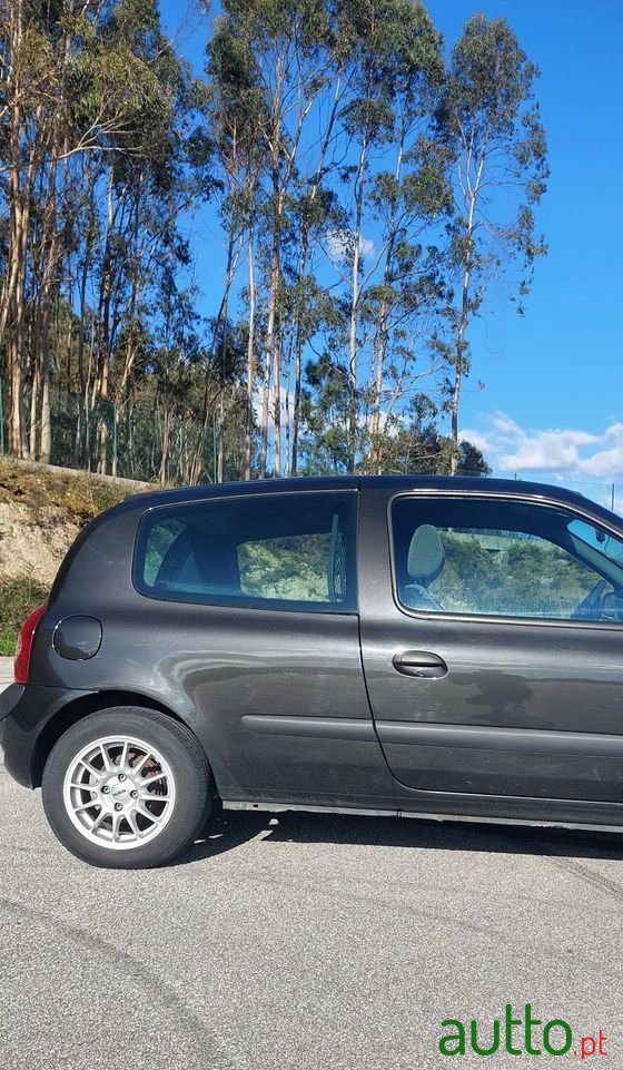 2003' Renault Clio 1.5 Dci Confort photo #3