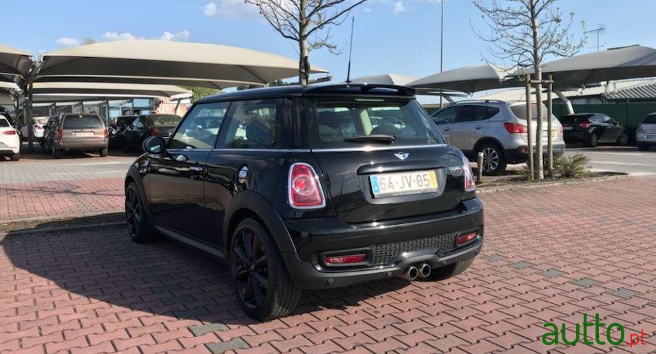 2010' MINI Cooper S photo #1