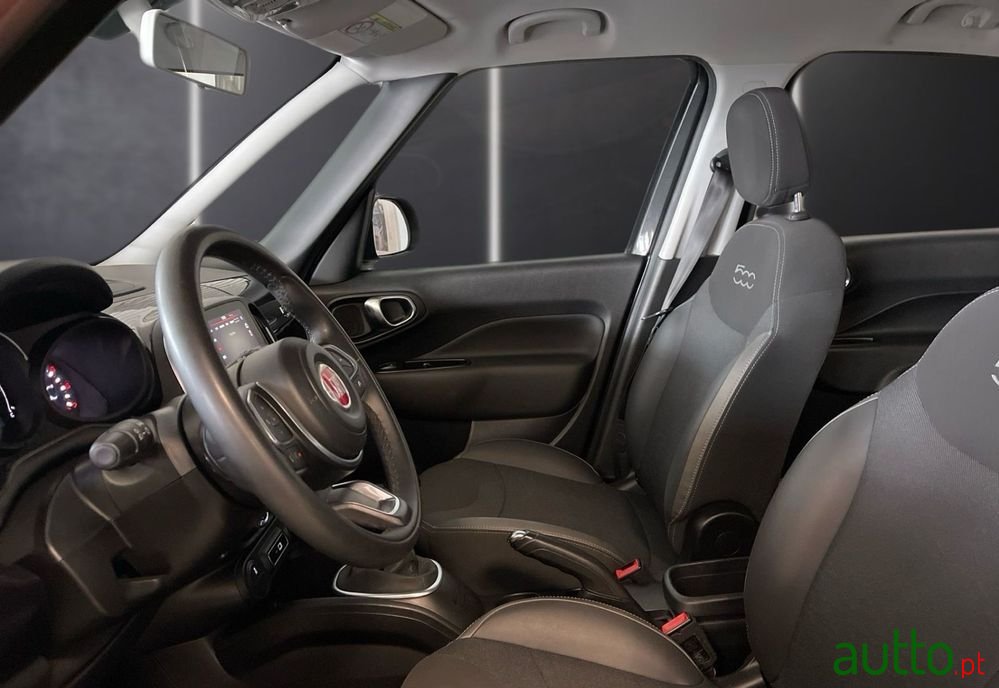 2019' Fiat 500L photo #5