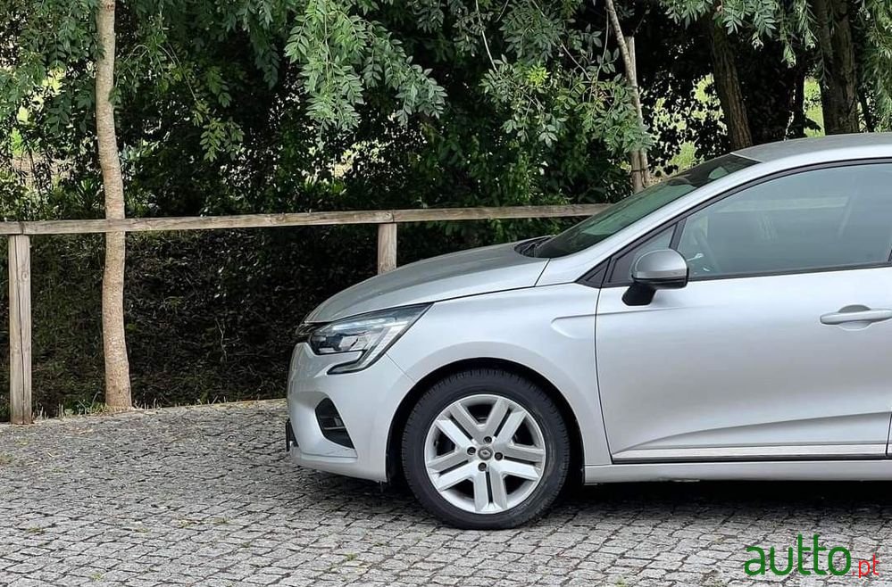 2019' Renault Clio photo #6