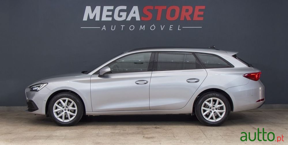 2022' SEAT Leon St 1.0 Tsi Style photo #4