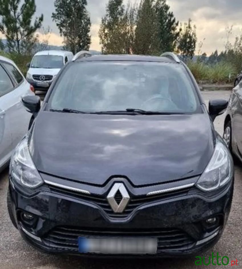 2017' Renault Clio Sport Tourer photo #1
