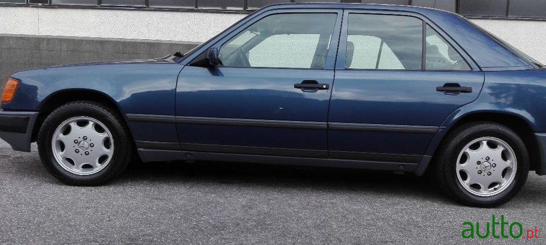 1988' Mercedes-Benz 300 photo #1