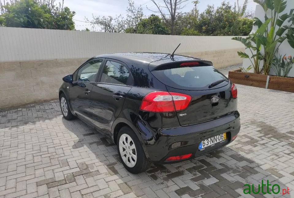 2013' Kia Rio photo #4