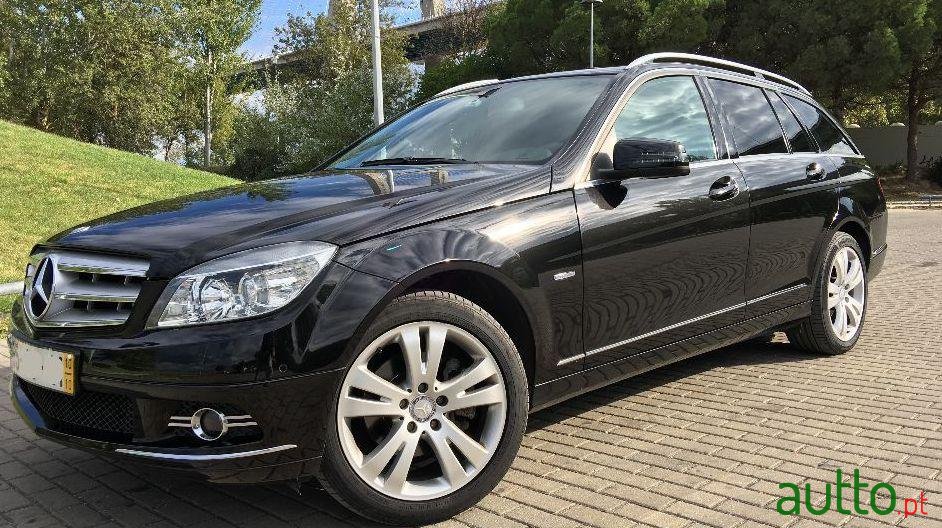 2010' Mercedes-Benz C-220 Cdi photo #3
