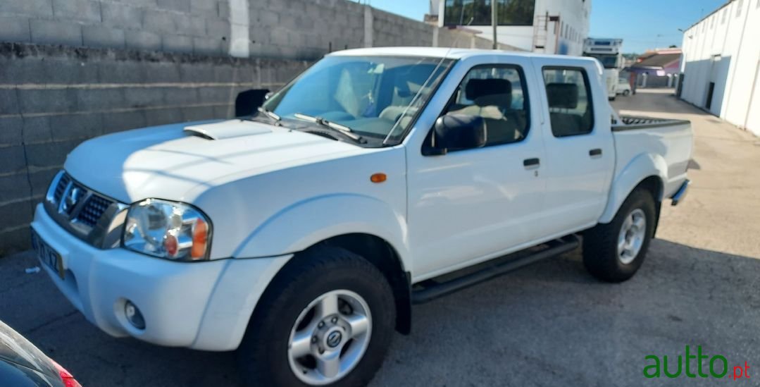 2004' Nissan Navara photo #1