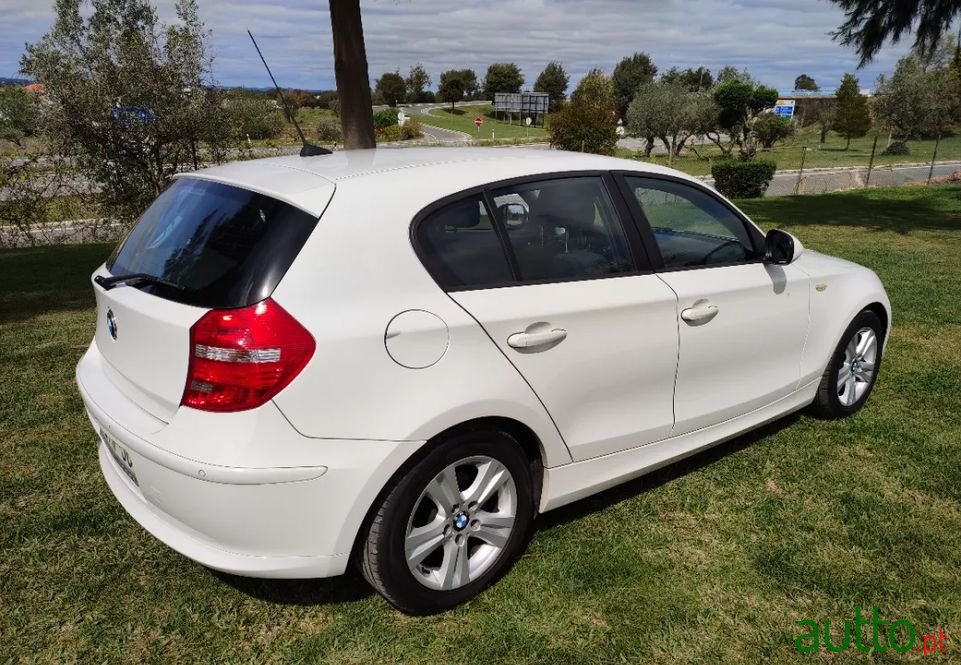 2011' BMW 116 photo #6