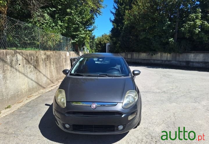 2012' Fiat Punto Evo photo #1