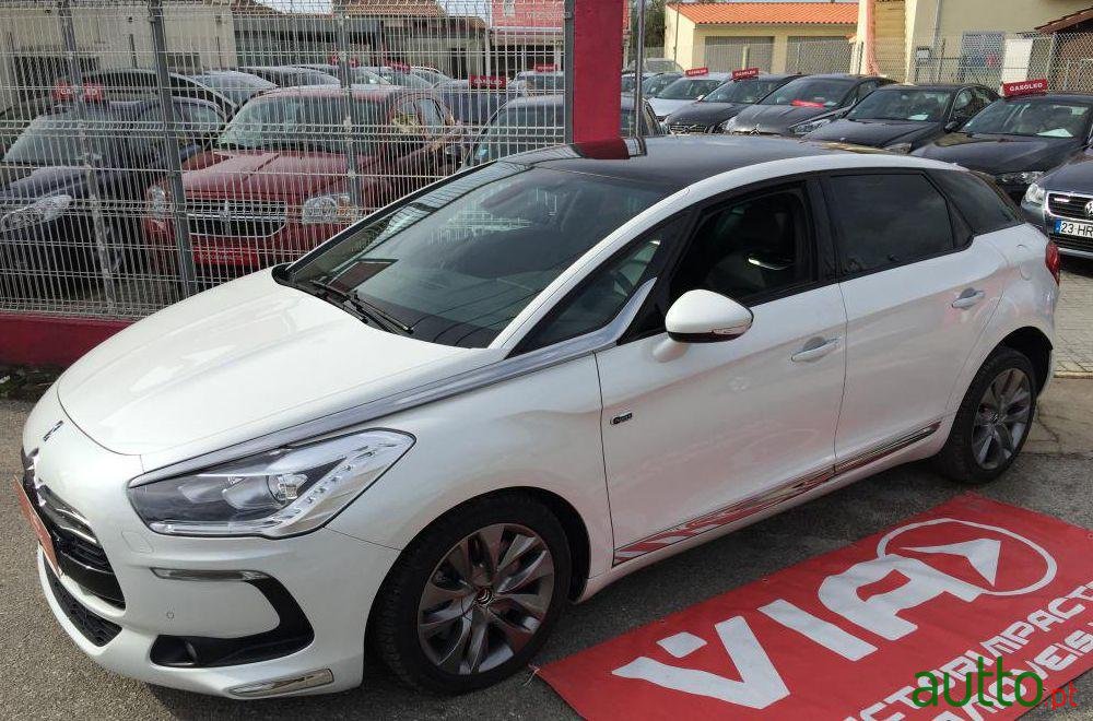 2013' Citroen DS5 SPORT CHIC photo #1