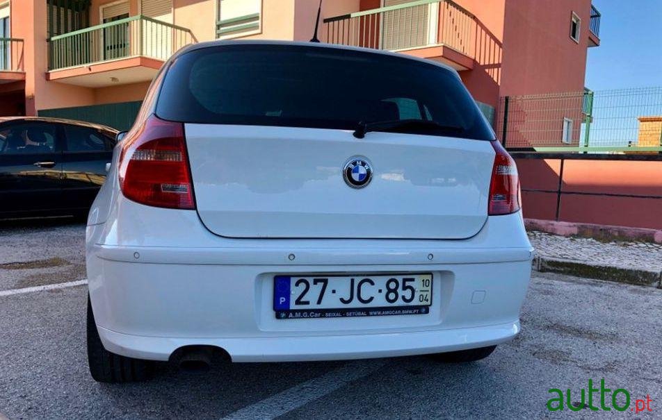 2010' BMW 116 5 Portas photo #1