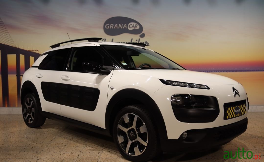 2015' Citroen C4 Cactus photo #3