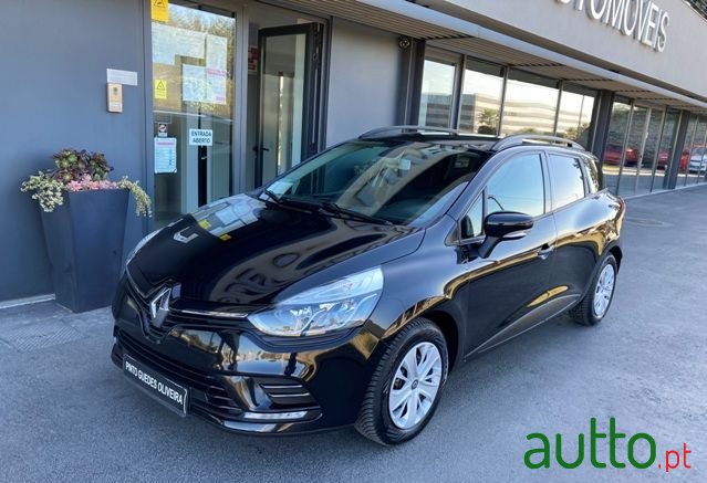 2018' Renault Clio Sport Tourer photo #3