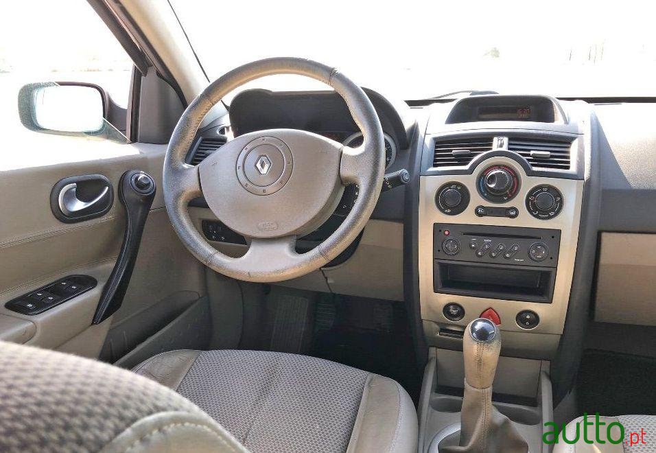2004' Renault Megane 1.5Dci Privilege photo #2