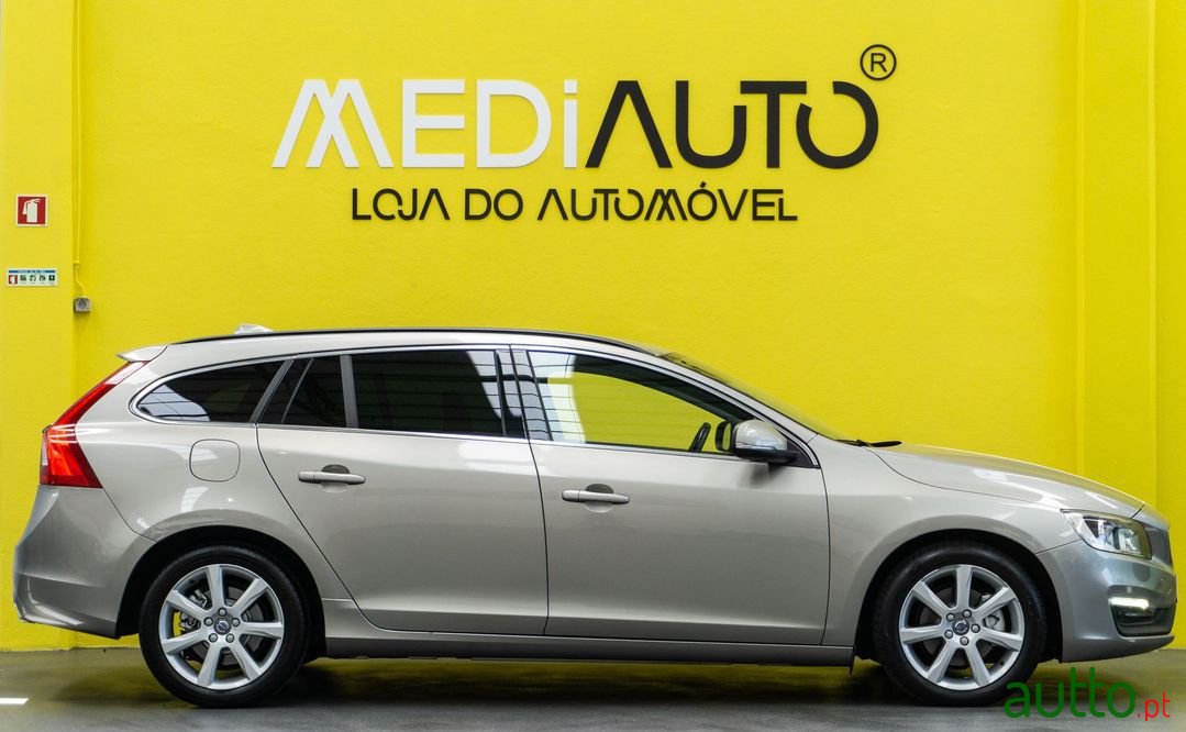 2015' Volvo V60 photo #1