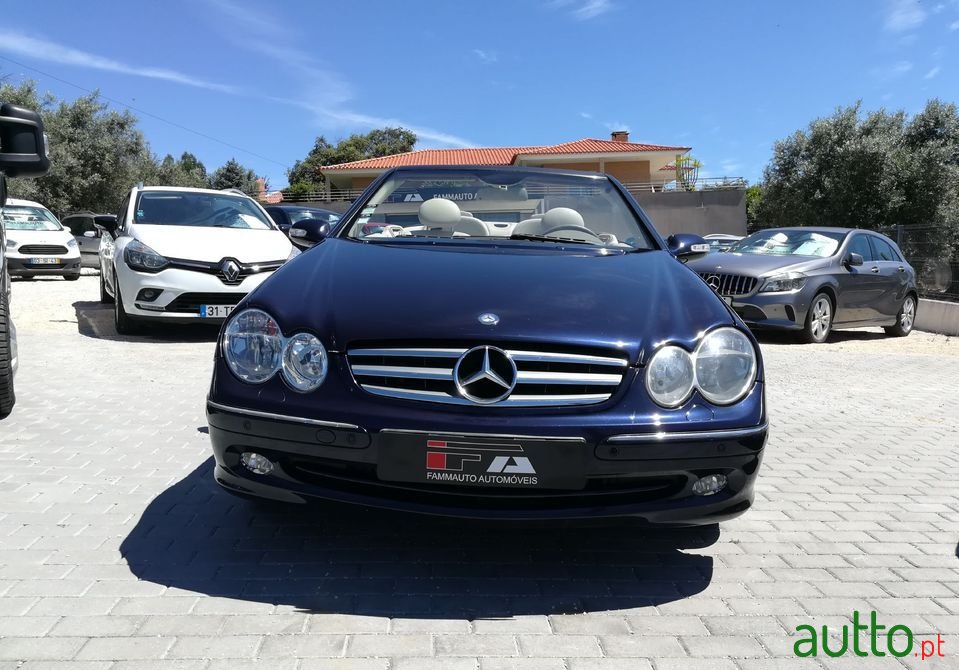 2004' Mercedes-Benz Clk-200 photo #2