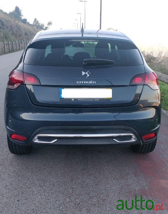 2011' Citroen DS4 photo #4