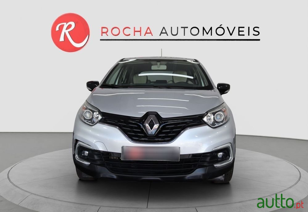 2019' Renault Captur photo #2