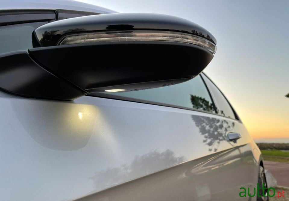 2015' Volkswagen Golf photo #5