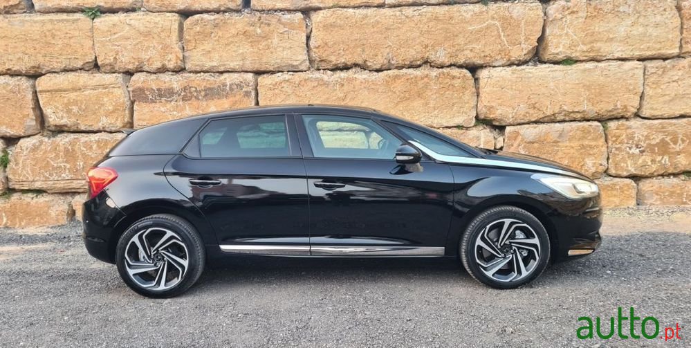 2016' DS Automobiles Ds5 photo #4