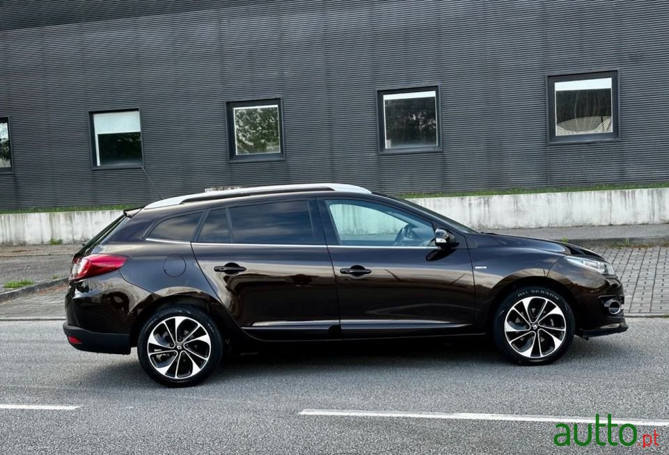 2014' Renault Megane Sport Tourer photo #3