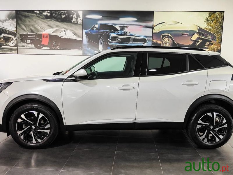 2020' Peugeot 2008 photo #4