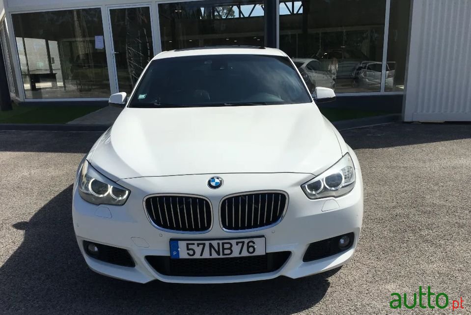 2012' BMW 535 Gran Turismo photo #2