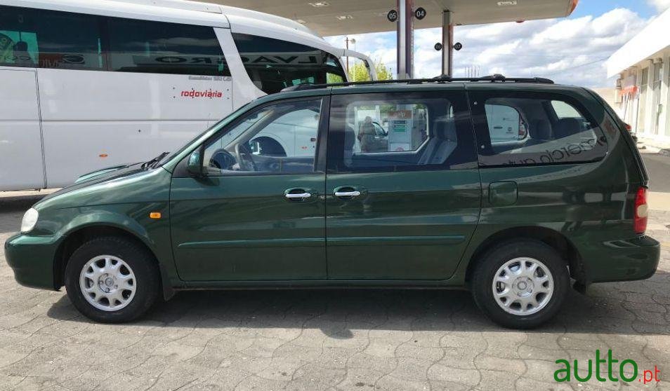 2000' Kia Carnival photo #1